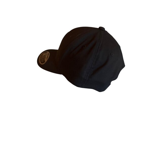 NWT Travis Mathew "Kiss The Cook" Adjustable Black Baseball Cap - Picture 3 of 7